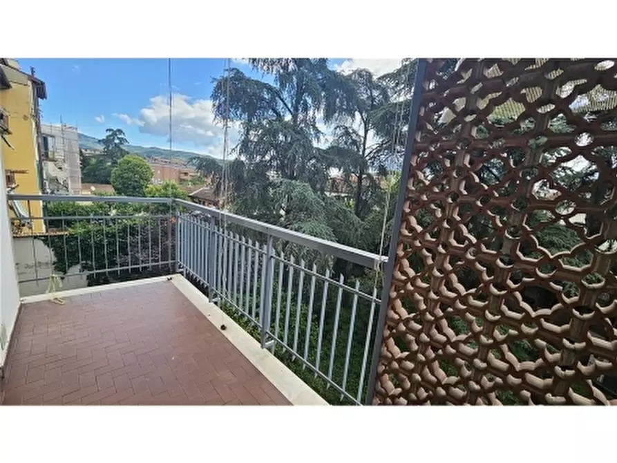 Immagine 10 di Appartamento in vendita  a Firenze