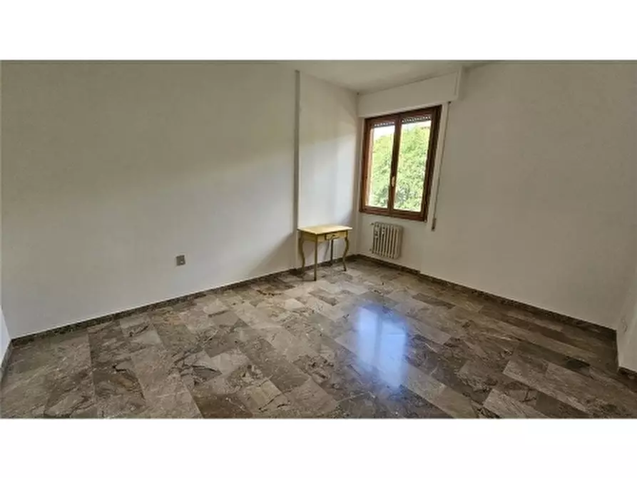 Immagine 11 di Appartamento in vendita  a Firenze