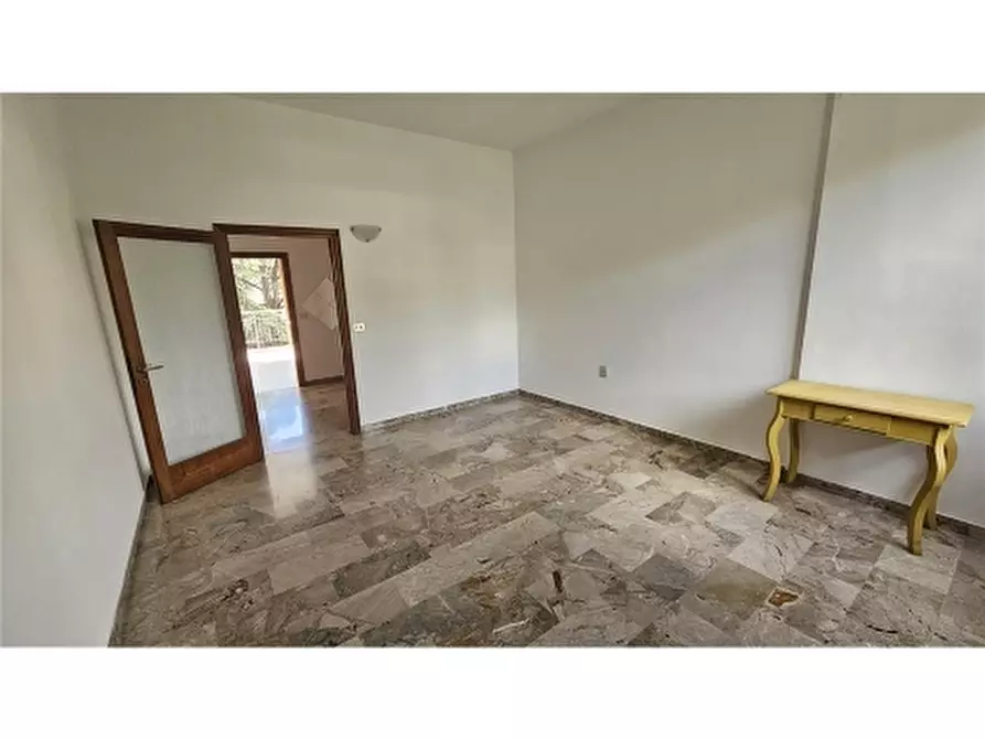 Immagine 14 di Appartamento in vendita  a Firenze