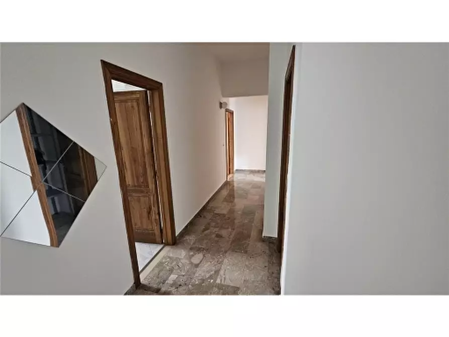 Immagine 16 di Appartamento in vendita  a Firenze