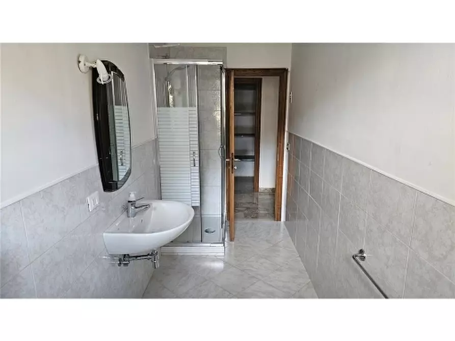 Immagine 24 di Appartamento in vendita  a Firenze