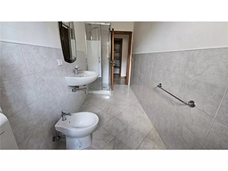 Immagine 25 di Appartamento in vendita  a Firenze