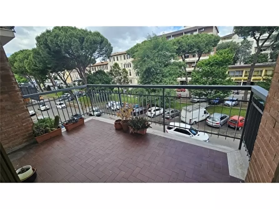 Immagine 33 di Appartamento in vendita  a Firenze