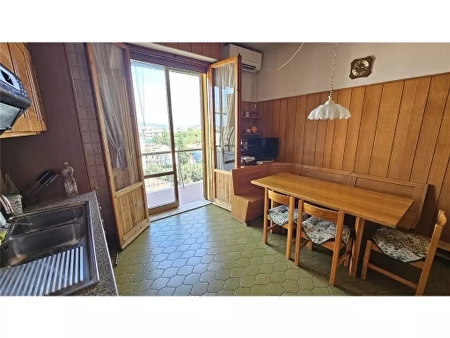 Immagine 6 di Appartamento in vendita  a Scandicci