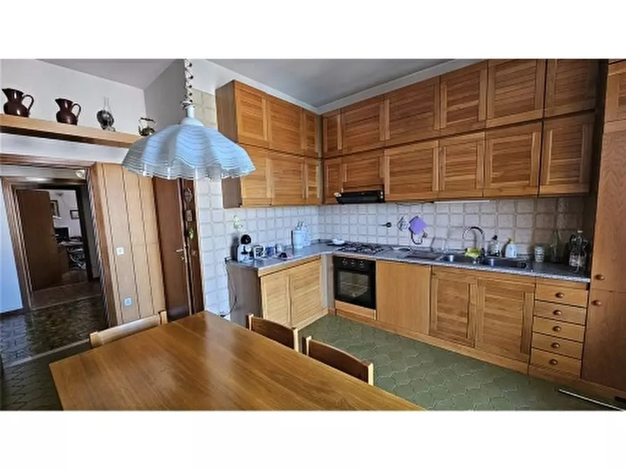 Immagine 8 di Appartamento in vendita  a Scandicci