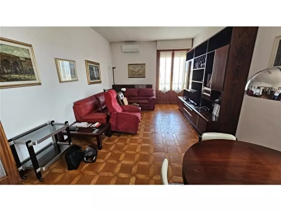 Immagine 14 di Appartamento in vendita  a Scandicci