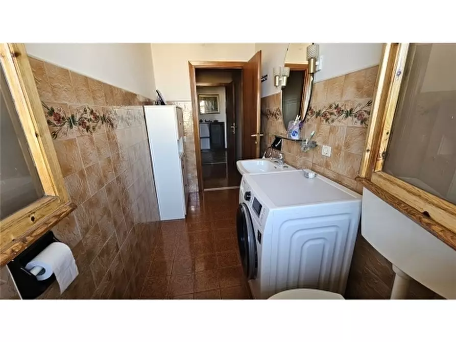 Immagine 17 di Appartamento in vendita  a Scandicci