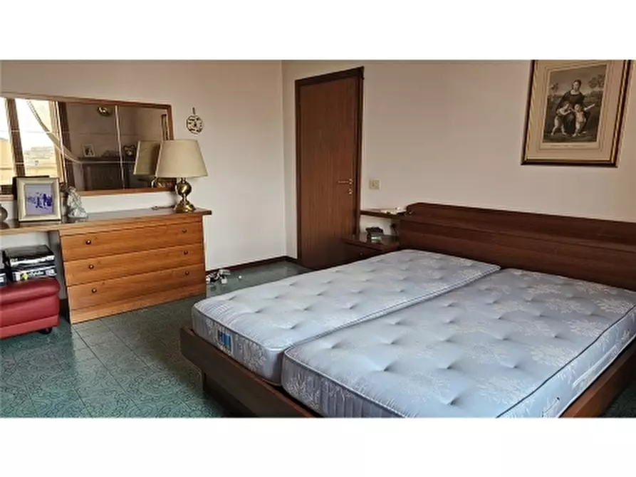 Immagine 21 di Appartamento in vendita  a Scandicci