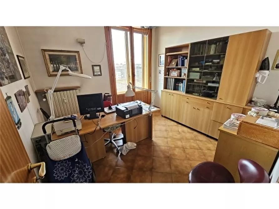 Immagine 33 di Appartamento in vendita  a Scandicci