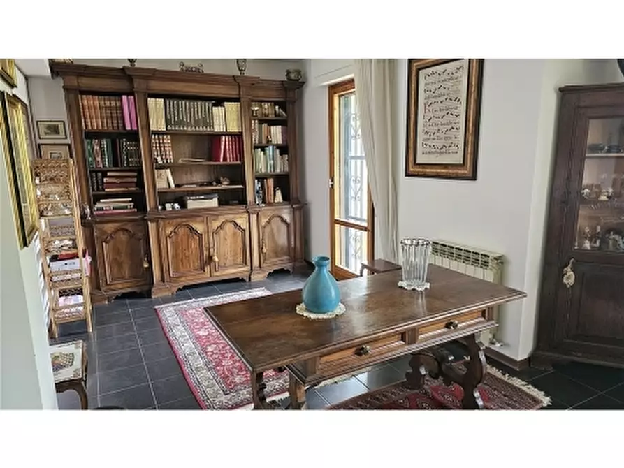 Immagine 9 di Appartamento in vendita  a Firenze