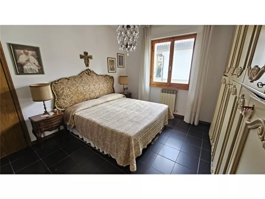 Immagine 21 di Appartamento in vendita  a Firenze