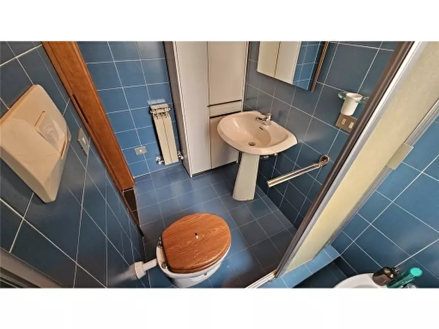 Immagine 25 di Appartamento in vendita  a Firenze