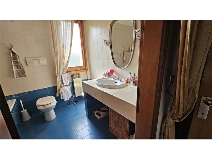 Immagine 31 di Appartamento in vendita  a Firenze