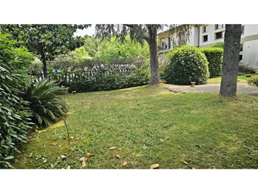 Immagine 34 di Appartamento in vendita  a Firenze