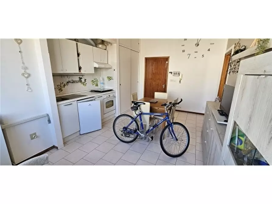 Immagine 3 di Appartamento in vendita  a Ravenna