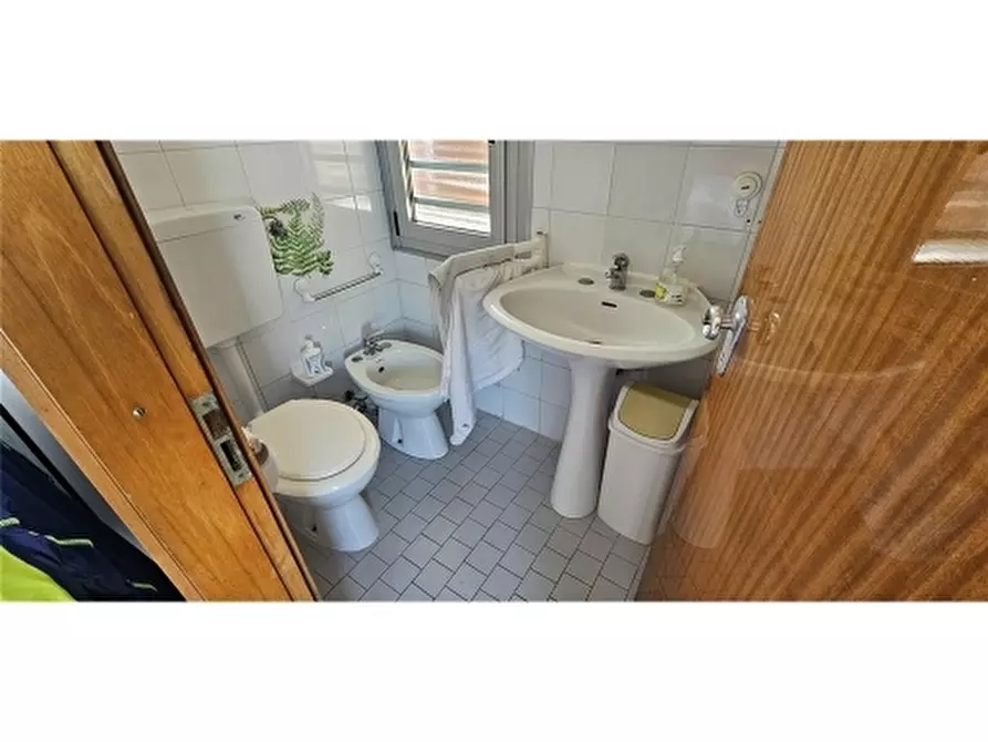 Immagine 9 di Appartamento in vendita  a Ravenna