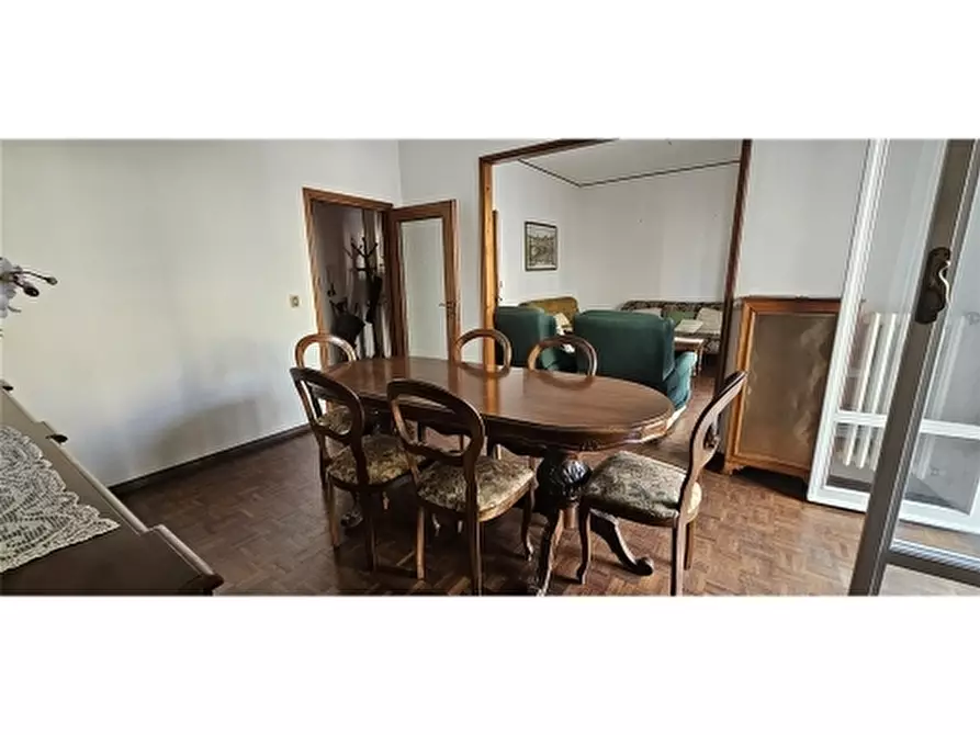 Immagine 4 di Appartamento in vendita  a Firenze