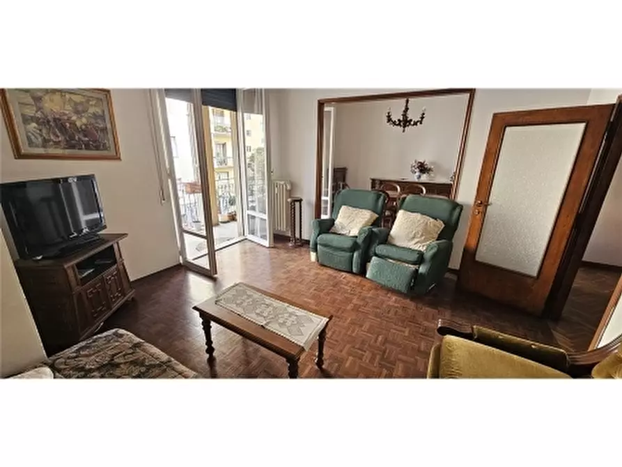 Immagine 6 di Appartamento in vendita  a Firenze