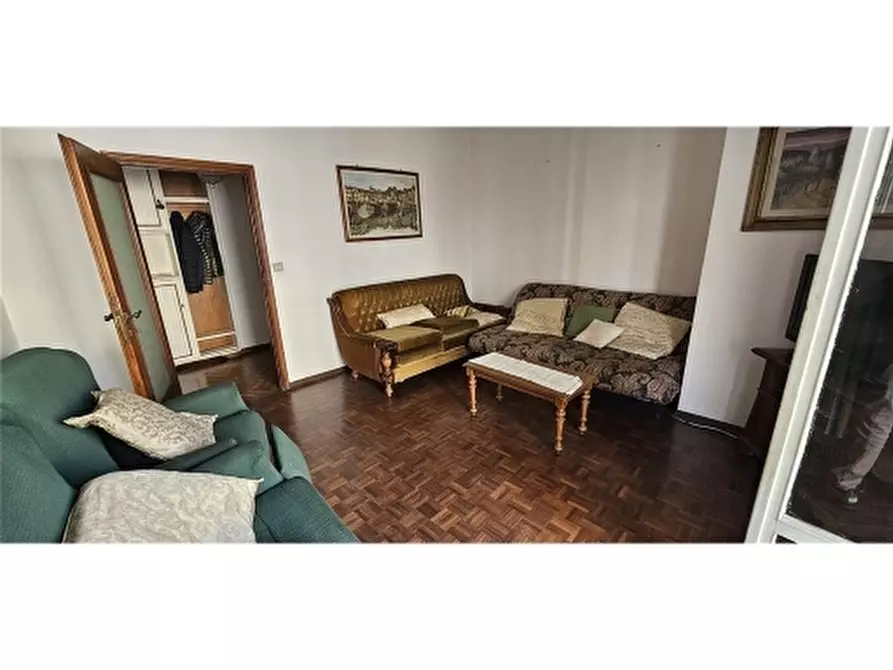 Immagine 8 di Appartamento in vendita  a Firenze
