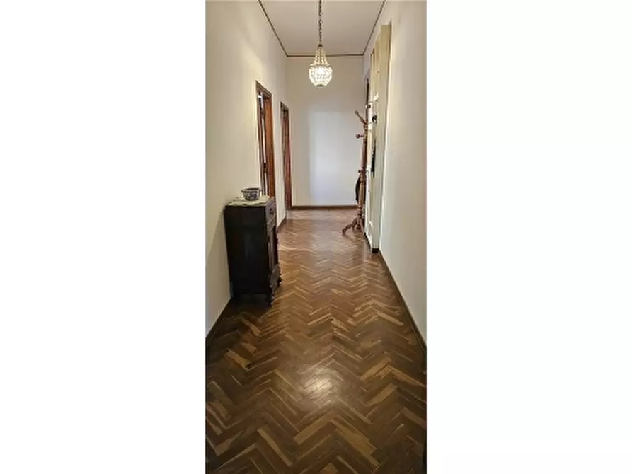 Immagine 9 di Appartamento in vendita  a Firenze