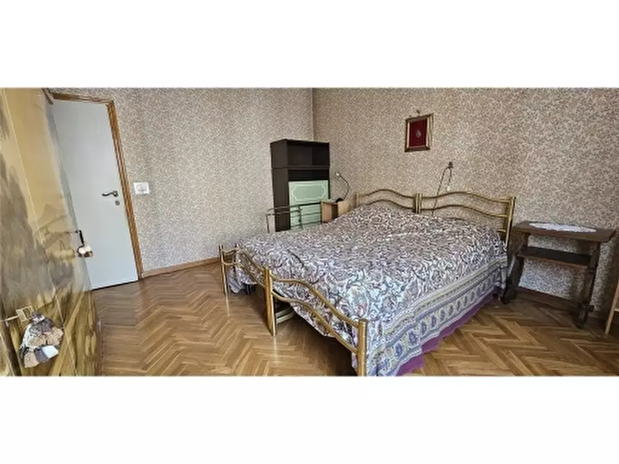 Immagine 16 di Appartamento in vendita  a Firenze