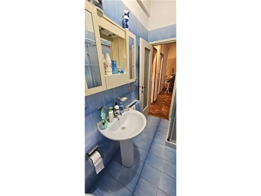 Immagine 18 di Appartamento in vendita  a Firenze