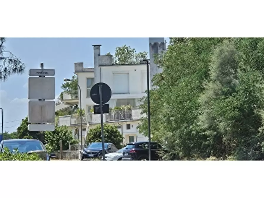 Immagine 8 di Appartamento in vendita  a Ravenna