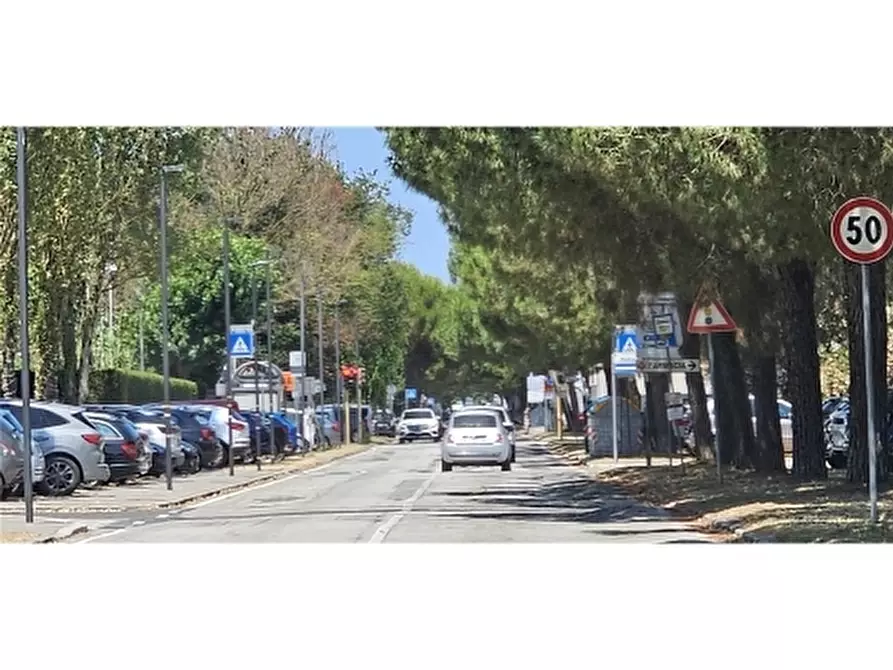 Immagine 11 di Appartamento in vendita  a Ravenna