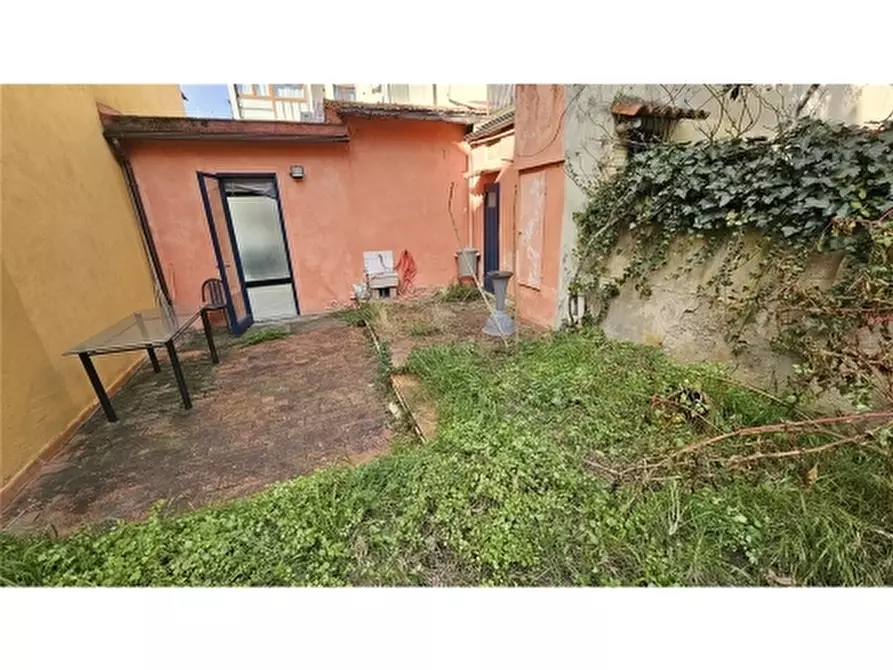 Immagine 22 di Villa in vendita  a Firenze