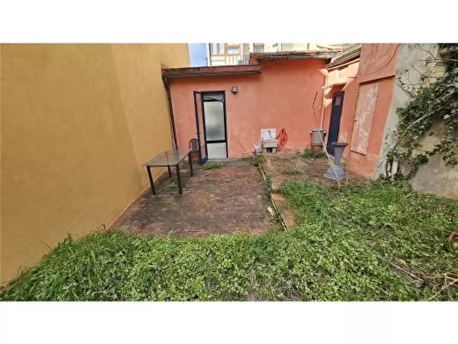 Immagine 23 di Villa in vendita  a Firenze