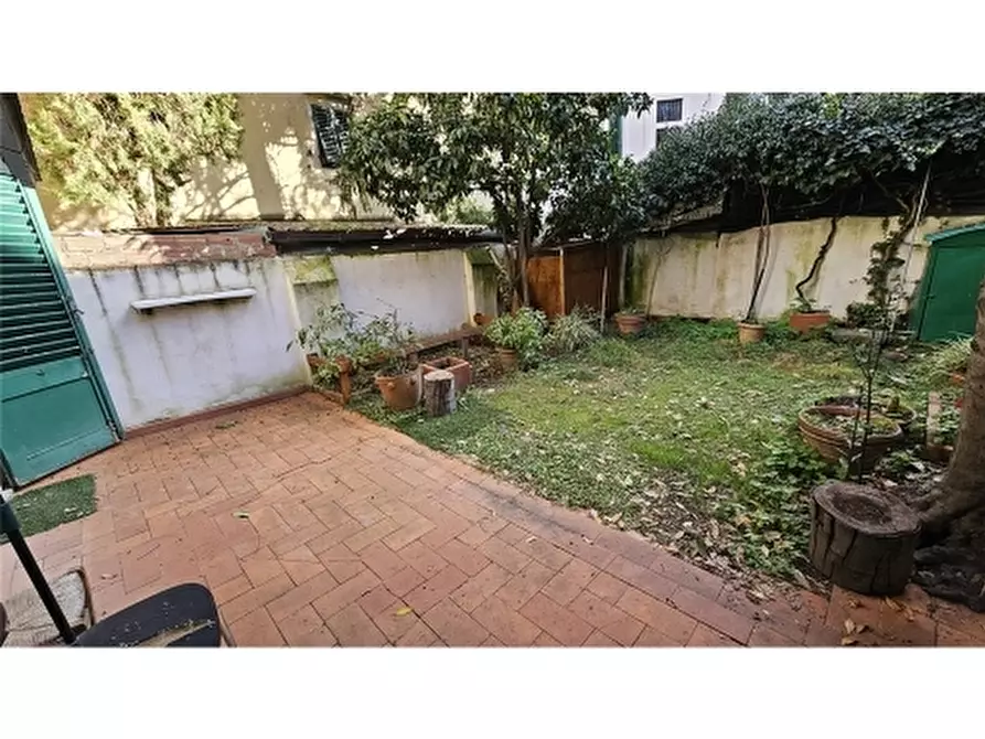 Immagine 24 di Villa in vendita  a Firenze