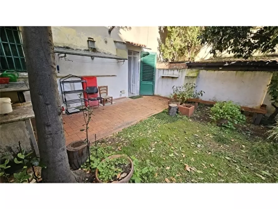 Immagine 25 di Villa in vendita  a Firenze