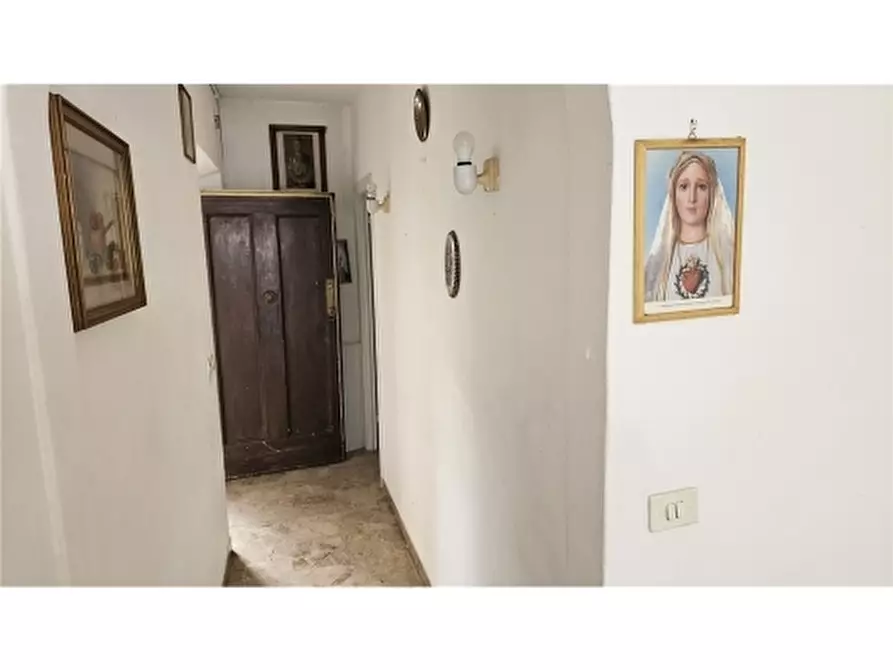 Immagine 28 di Villa in vendita  a Firenze