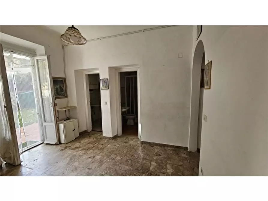 Immagine 33 di Villa in vendita  a Firenze
