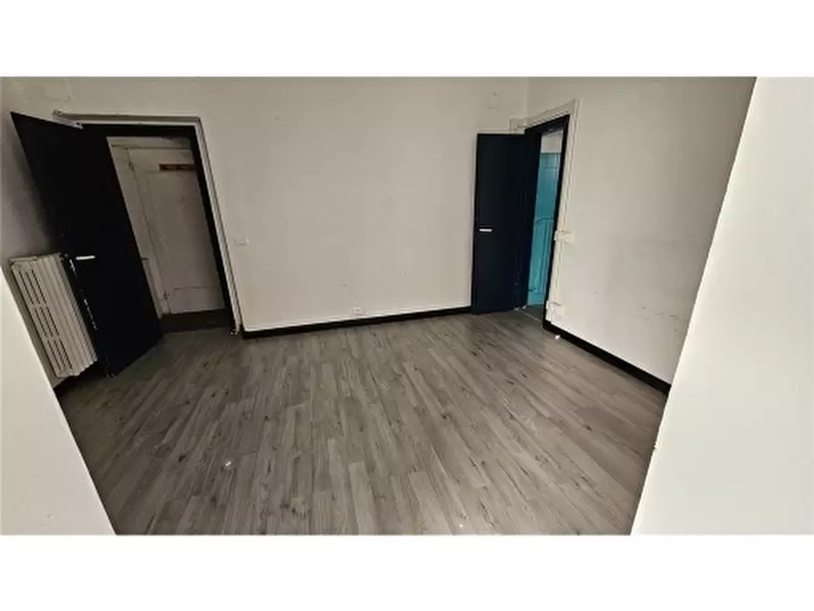 Immagine 45 di Villa in vendita  a Firenze