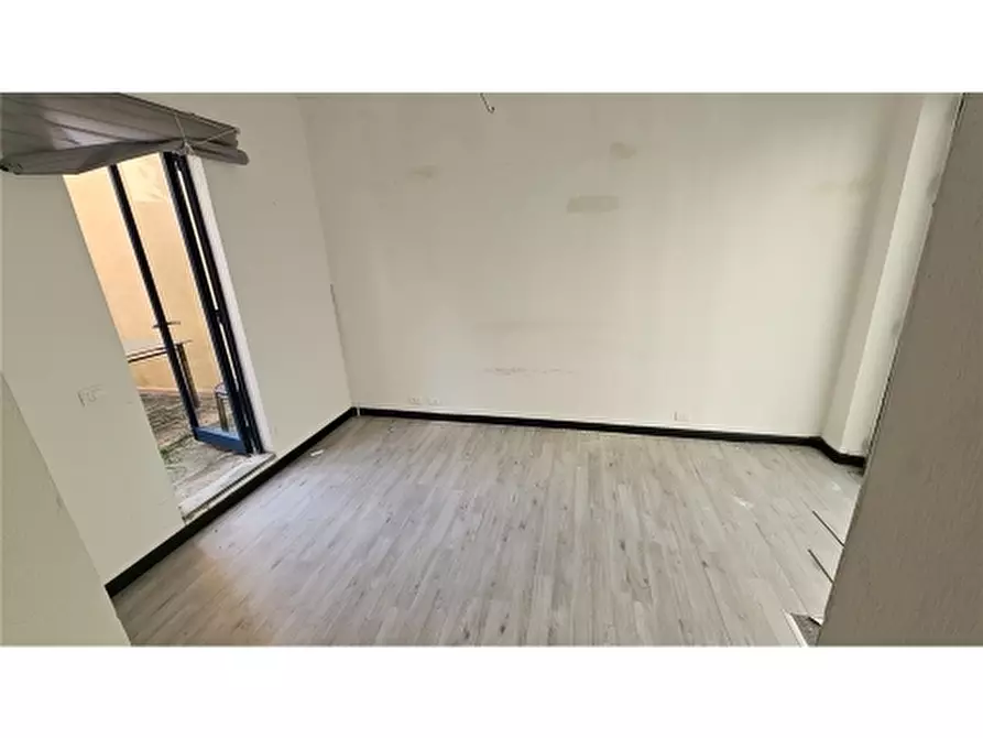 Immagine 49 di Villa in vendita  a Firenze