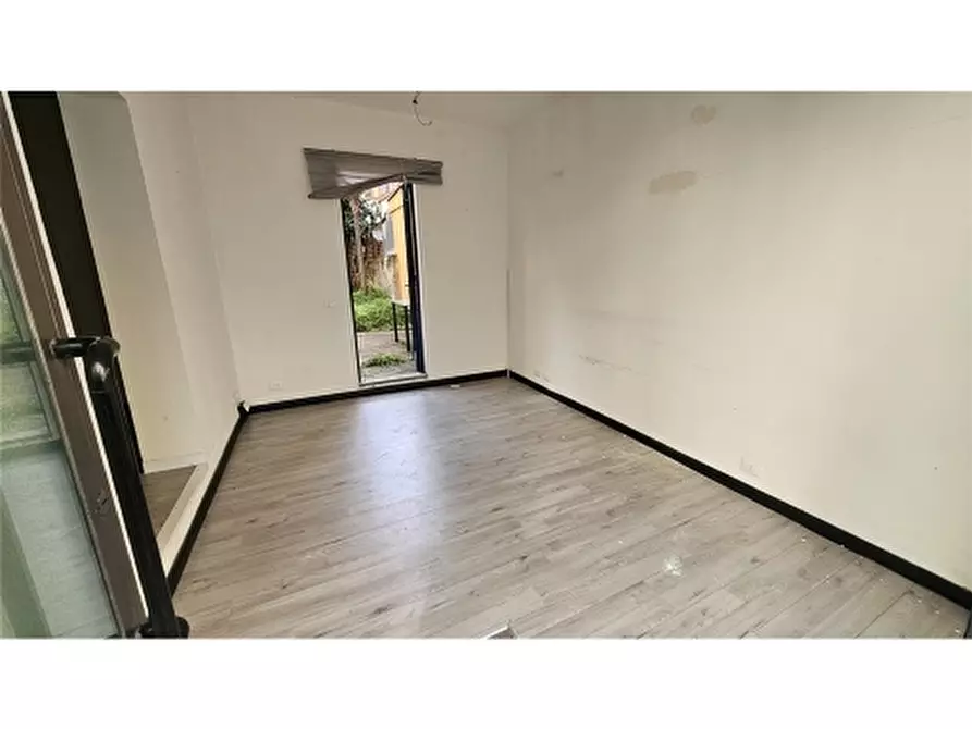 Immagine 50 di Villa in vendita  a Firenze