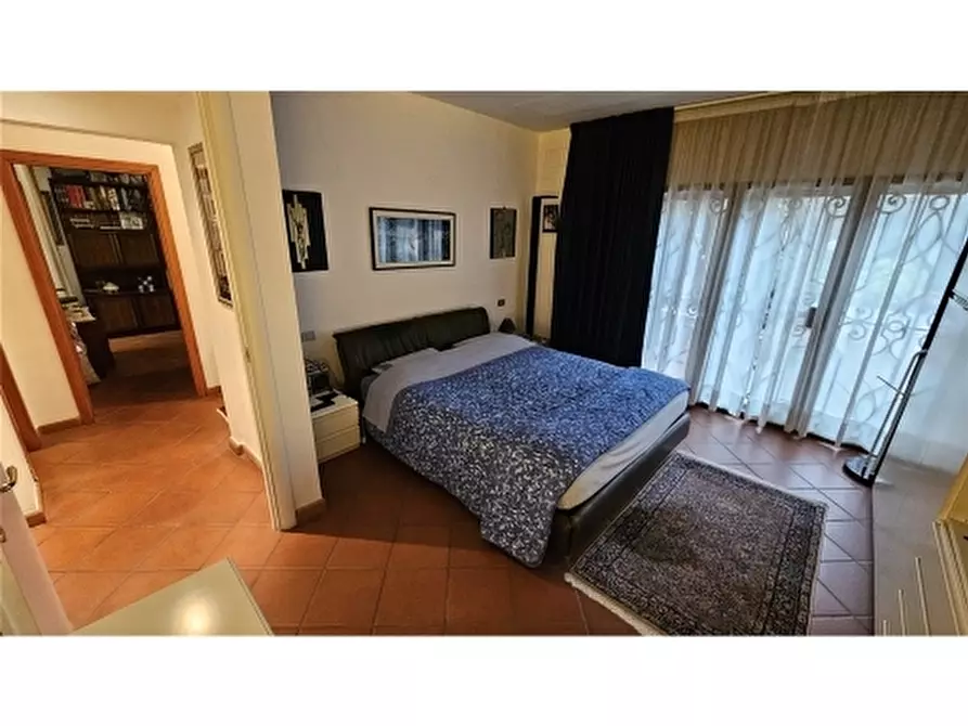 Immagine 23 di Villa in vendita  a Rignano Sull'arno