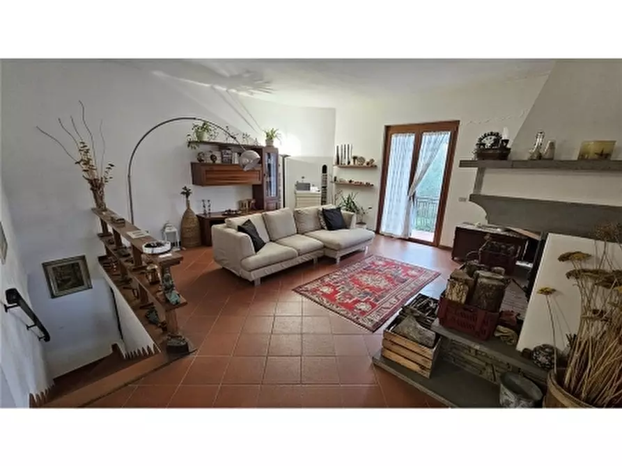 Immagine 38 di Villa in vendita  a Rignano Sull'arno