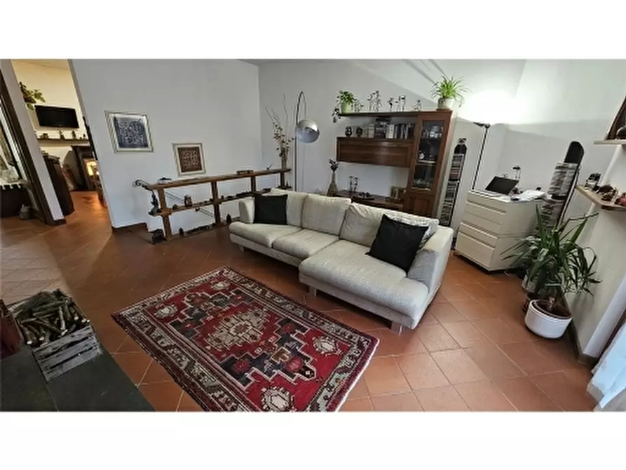 Immagine 40 di Villa in vendita  a Rignano Sull'arno