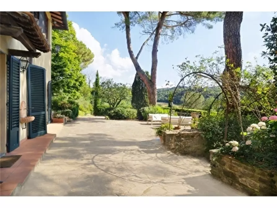 Immagine 2 di Villa in affitto  a Fiesole