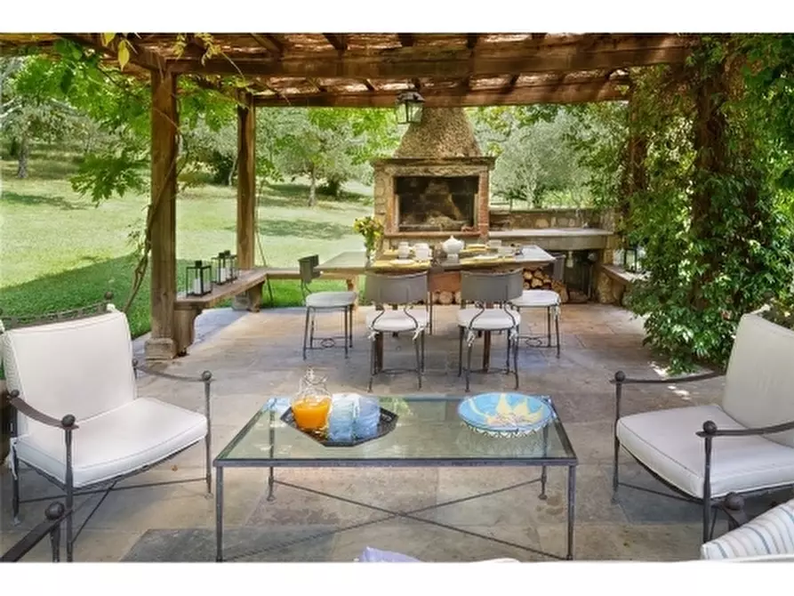 Immagine 14 di Villa in affitto  a Fiesole