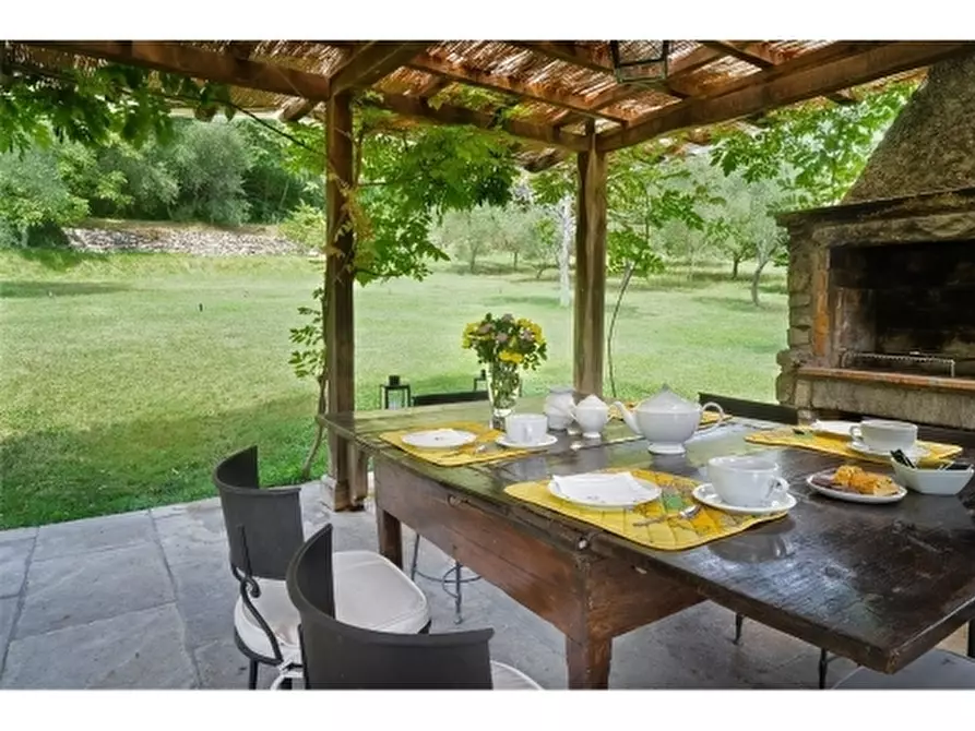 Immagine 15 di Villa in affitto  a Fiesole