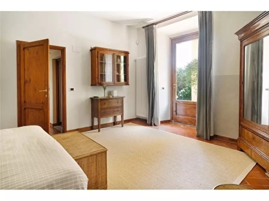 Immagine 32 di Villa in affitto  a Fiesole