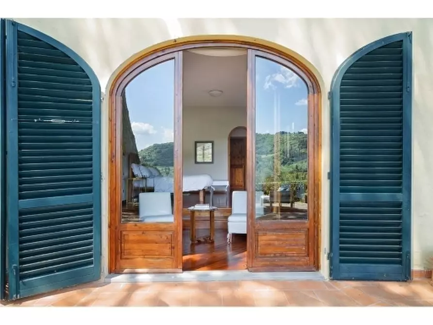 Immagine 38 di Villa in affitto  a Fiesole