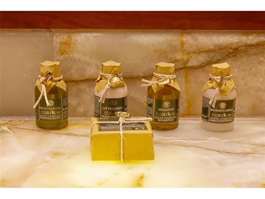 Immagine 43 di Villa in affitto  a Fiesole