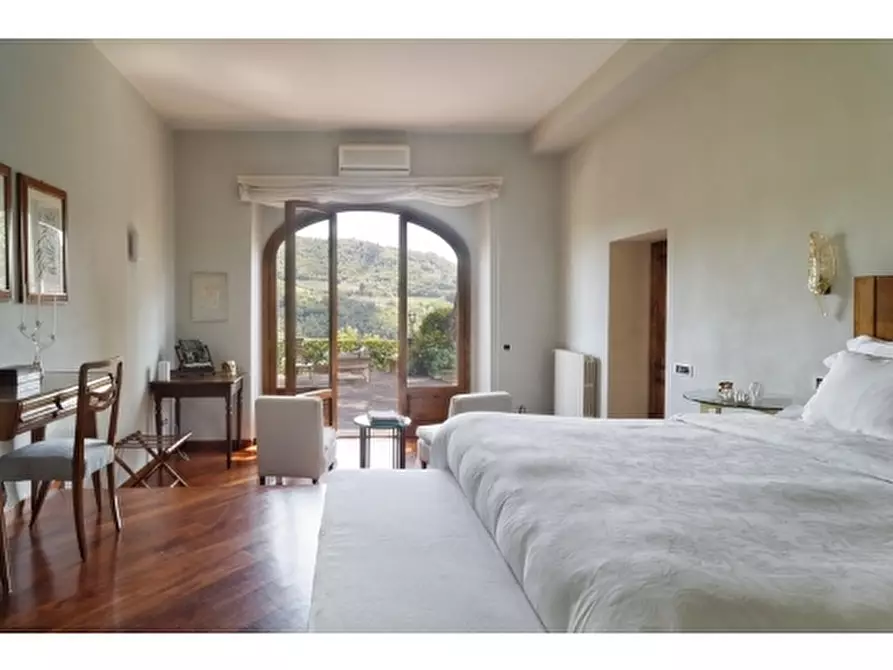 Immagine 44 di Villa in affitto  a Fiesole