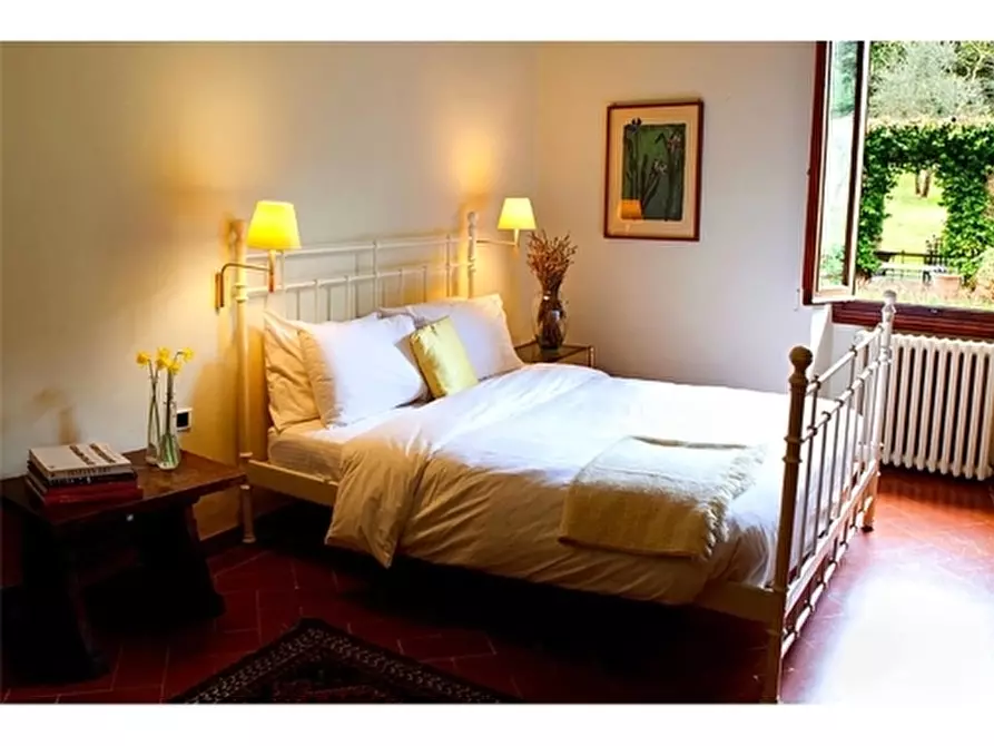 Immagine 46 di Villa in affitto  a Fiesole