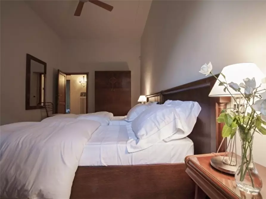 Immagine 49 di Villa in affitto  a Fiesole