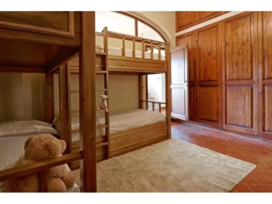 Immagine 52 di Villa in affitto  a Fiesole
